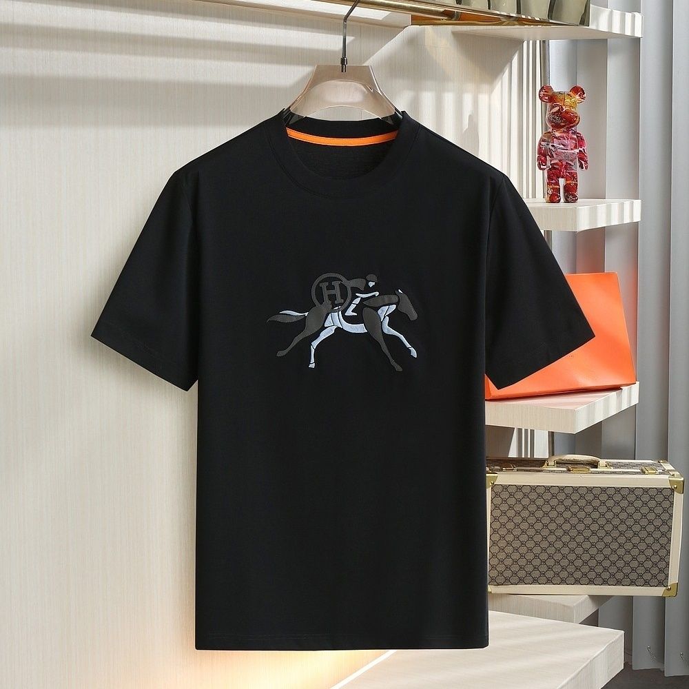 Horse Embroidery DTF Tee – Oversized Fit for Men