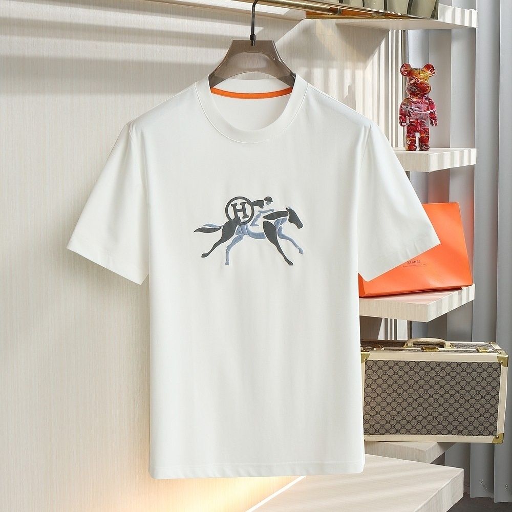 Horse Embroidery DTF Tee – Oversized Fit for Men