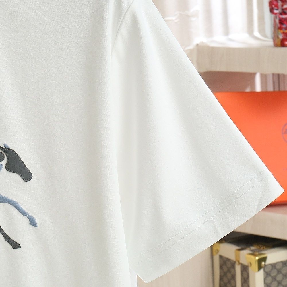 Horse Embroidery DTF Tee – Oversized Fit for Men