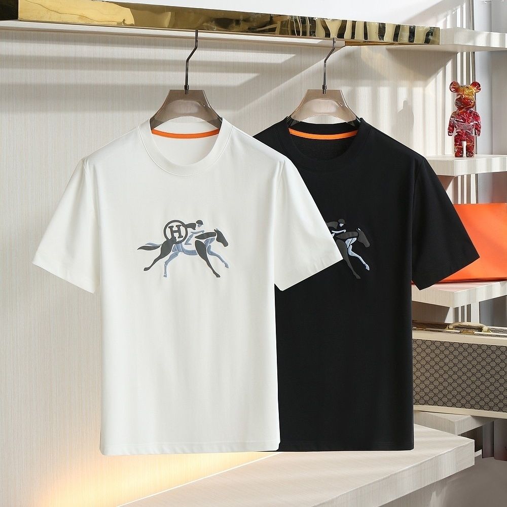 Horse Embroidery DTF Tee – Oversized Fit for Men